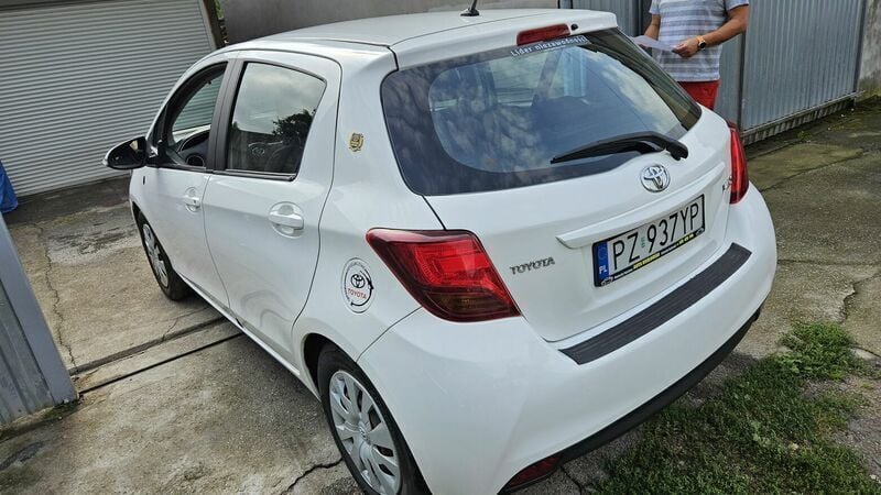 Biały Używany 2017 Toyota Yaris Hatchback | 39 500 zł - Obraz 1/4