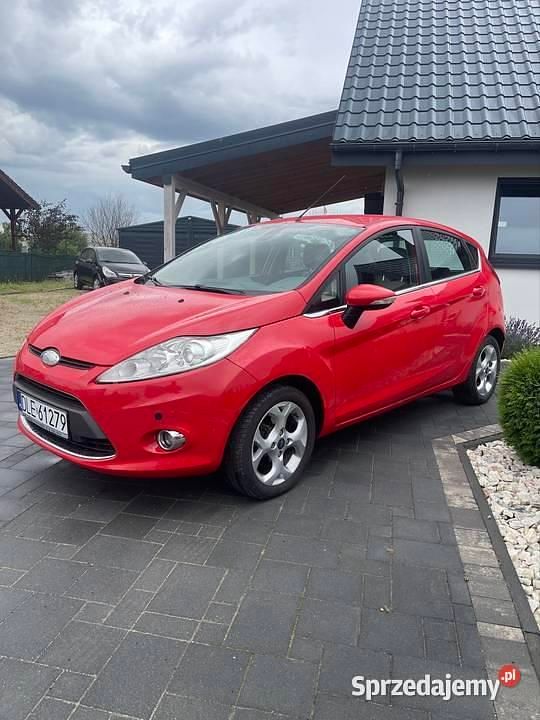 Czerwony Używany 2009 Ford Fiesta Titanium Hatchback | 16 800 zł (Uczciwa cena) - Obraz 1/4