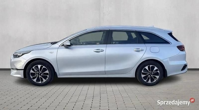 Używany Kia Ceed 2024 Srebrny Hatchback