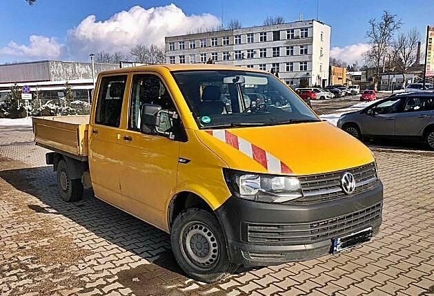 Żółtozłoty Używany 2019 VW T6.1 Van | 52 000 zł - Obraz 1/4