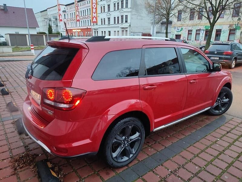 Czerwony Używany 2019 Dodge Journey SUV | 79 500 zł (Uczciwa cena) - Obraz 1/4