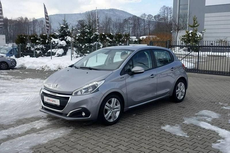Używany Peugeot 208 83 KM (61 kW) 2018 Szary Hatchback