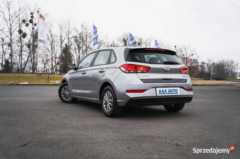 Używany Hyundai i30 2022 Szary Hatchback