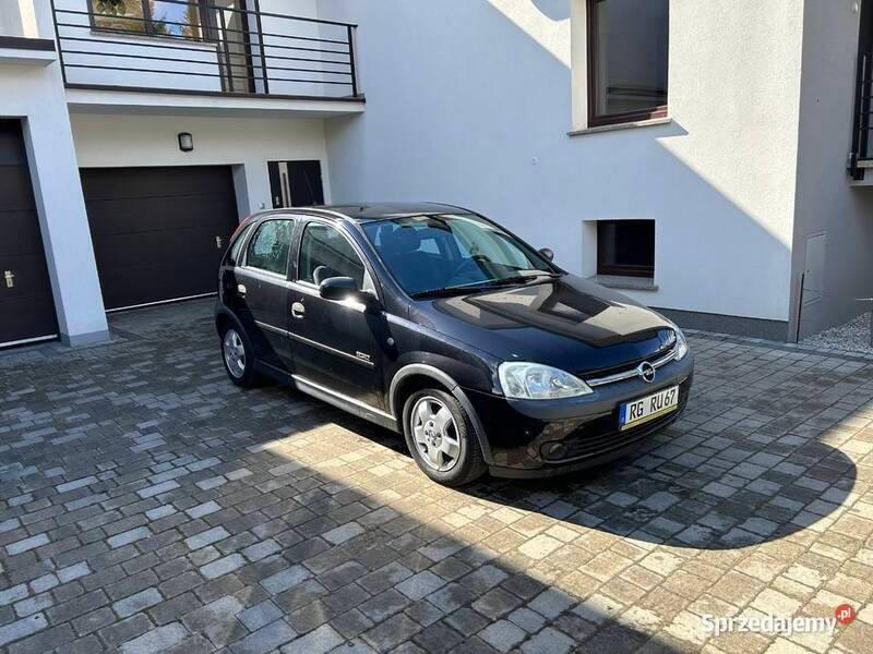 Czarny Używany 2003 Opel Corsa Elegance Hatchback | 6880 zł (Dość drogi) - Obraz 1/4