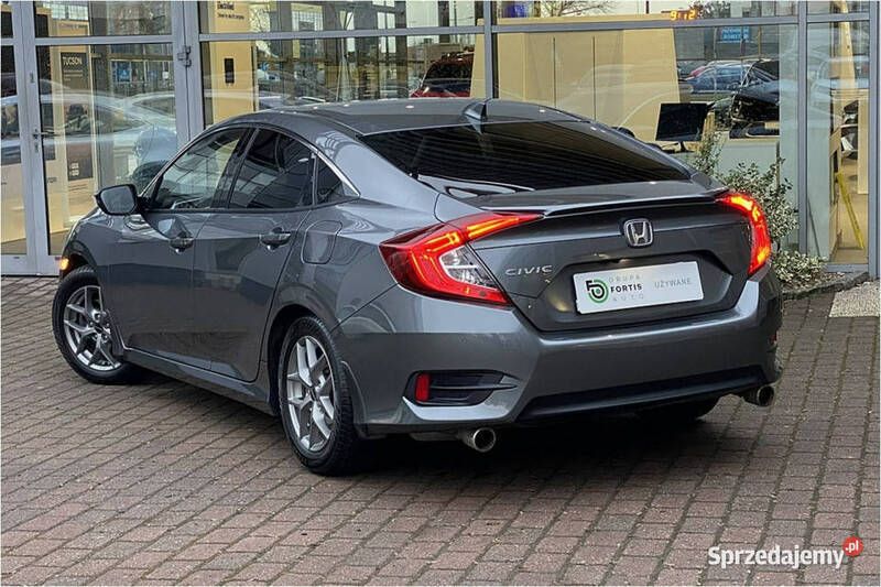 Szary (metalik) Używany 2020 Honda Civic Executive Sedan/Limuzyna | 117 900 zł - Obraz 1/4