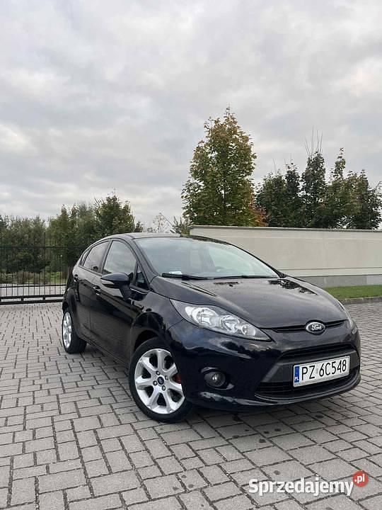 Czarny Używany 2012 Ford Fiesta Hatchback | 16 900 zł (Uczciwa cena) - Obraz 1/4
