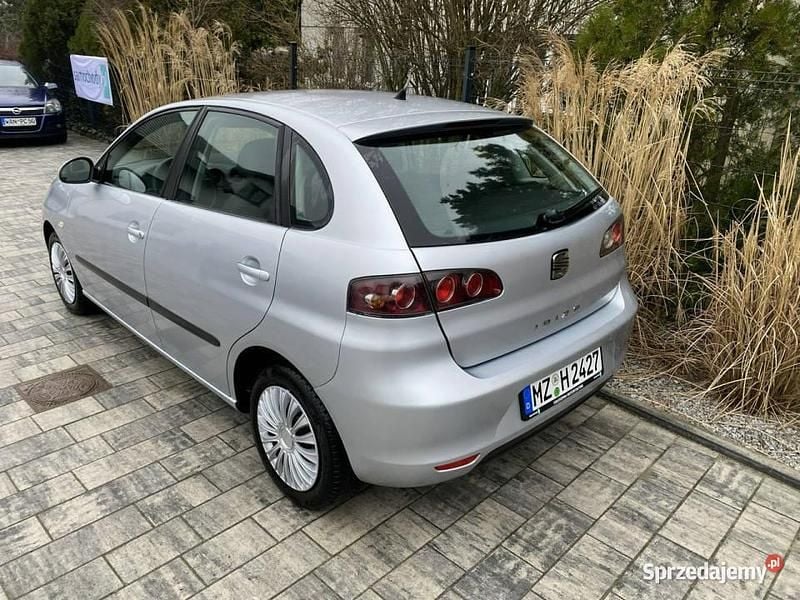 Srebrny Używany 2007 Seat Ibiza Sedan/Limuzyna | 10 900 zł (Uczciwa cena) - Obraz 1/4