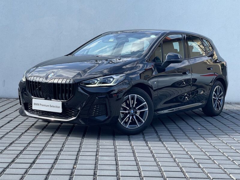 Czarny szafir metalizowany Używany 2023 BMW 218 Active Tourer Luxury Line Minivan | 149 000 zł (Dość drogi) - Obraz 1/4