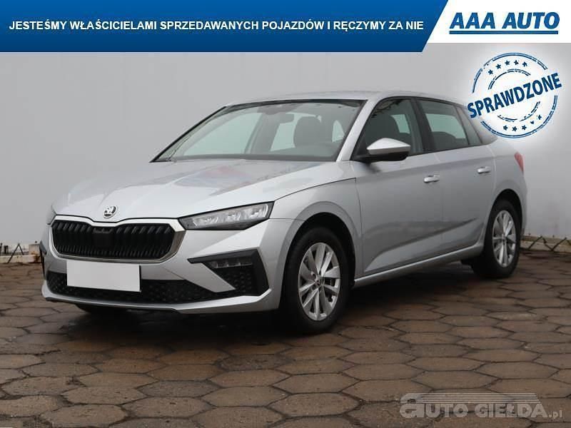 Używany Skoda Scala 2024 Srebrny Hatchback