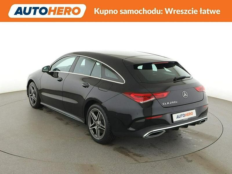 Używany Mercedes CLA250 2020 Czarny Sedan/Limuzyna