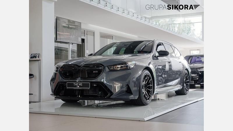 Szary storm bay bmw individual metalizowany Używany 2025 BMW M5 Comfort Edition Kombi | 629 900 zł (Super Cena) - Obraz 1/3