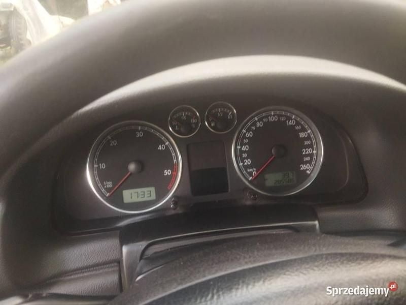 Czarny Używany 2005 VW Passat Kombi | 4000 zł (Super Cena) - Obraz 1/4