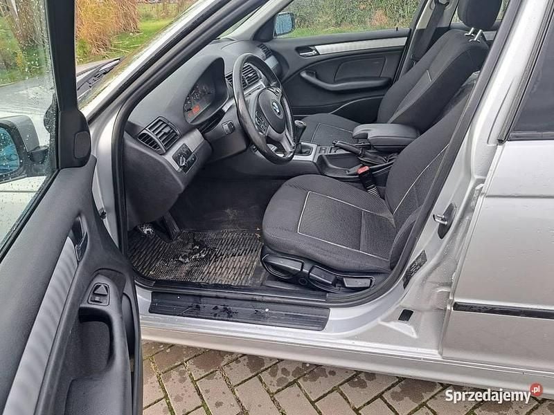 Używany BMW 318 2002 Srebrny Kombi