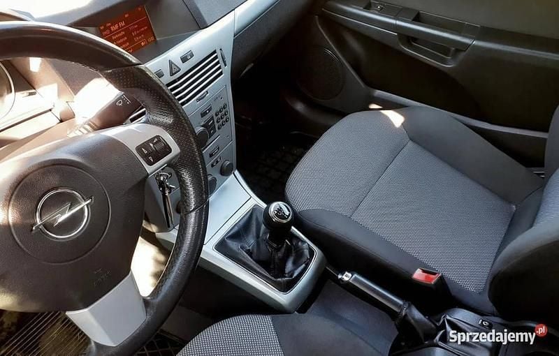 Używany Opel Astra GTC 2009 Brązowy Hatchback