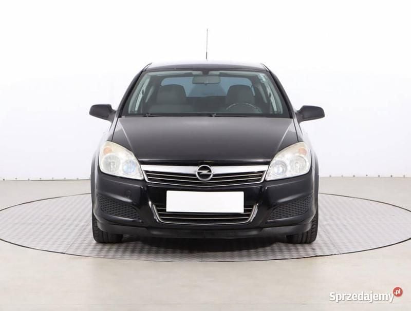 Czarny Używany 2008 Opel Astra Hatchback | 8999 zł (Uczciwa cena) - Obraz 1/4