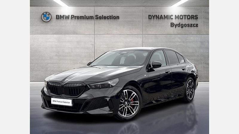 Czarny szafir metalizowany Używany 2025 BMW 520 Comfort Edition Sedan/Limuzyna | 259 900 zł (Dobra cena) - Obraz 1/3