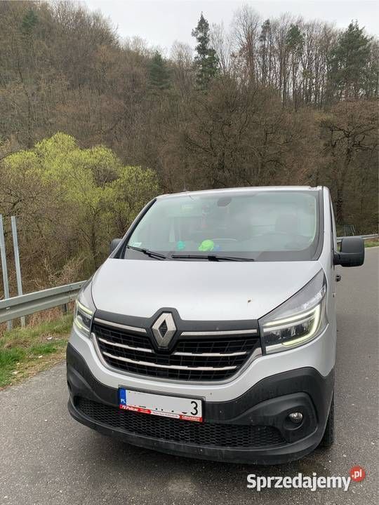 Srebrny Używany 2020 Renault Trafic Van | 72 000 zł (Super Cena) - Obraz 1/4
