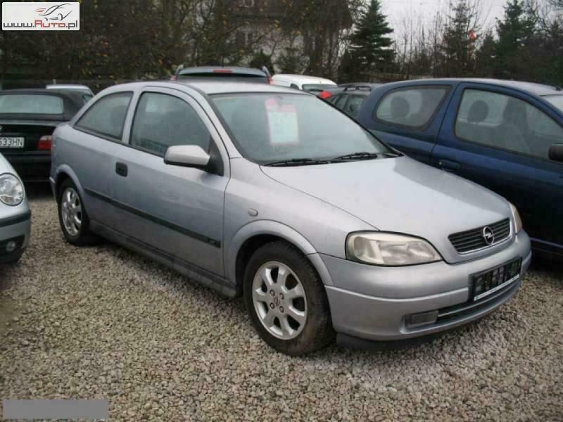 Srebrny (metalik) Używany 2001 Opel Astra Hatchback | 8800 zł - Obraz 1/4
