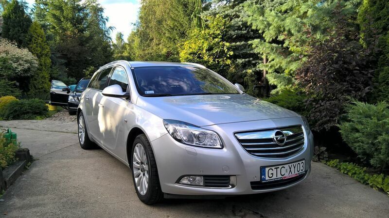 Srebrny Używany 2011 Opel Insignia Kombi | 23 900 zł (Drogi) - Obraz 1/4