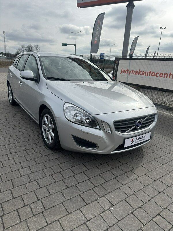 Srebrny Używany 2013 Volvo V60 Kombi | 40 800 zł (Super Cena) - Obraz 1/4