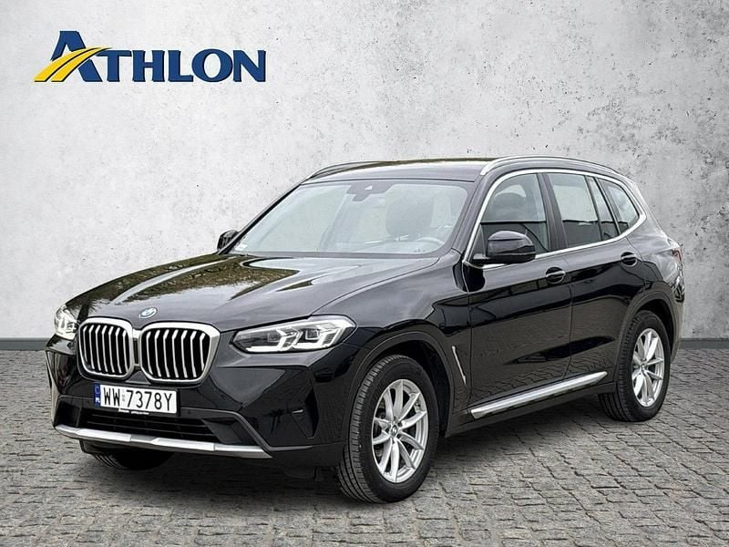 Czarny (metalik) Używany 2022 BMW X3 SUV | 173 800 zł (Uczciwa cena) - Obraz 1/4