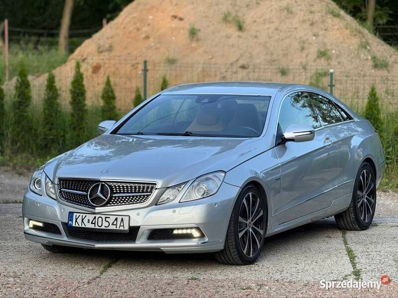 Szary Używany 2009 Mercedes E250 | 37 500 zł - Obraz 1/4
