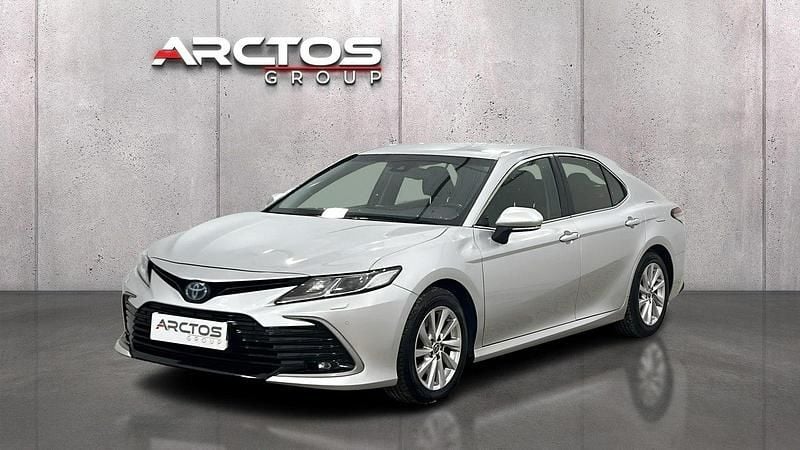 Srebrny Używany 2021 Toyota Camry Comfort Sedan/Limuzyna | 97 900 zł - Obraz 1/4