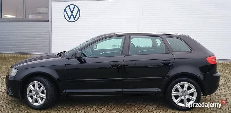 Czarny Używany 2010 Audi A3 Ambiente Hatchback | 20 500 zł (Uczciwa cena) - Obraz 1/4