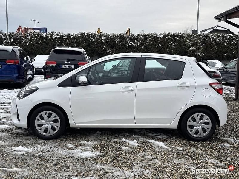 Biały Używany 2018 Toyota Yaris Hatchback | 38 990 zł (Uczciwa cena) - Obraz 1/4