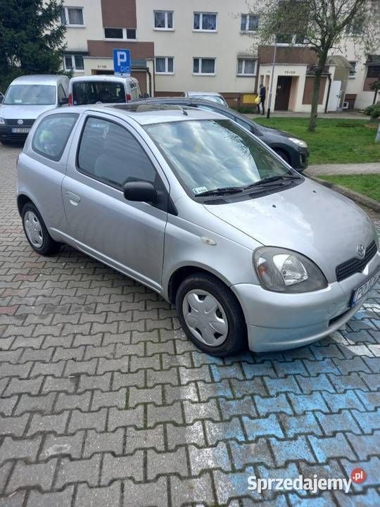 Używany Toyota Yaris 68 KM (50 kW) 1999