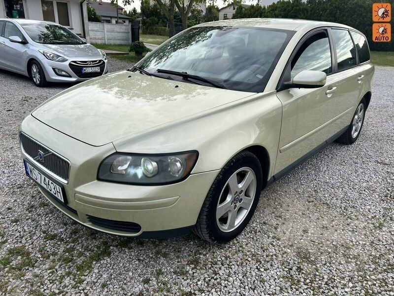 Złoty Używany 2004 Volvo V50 Kombi | 12 500 zł - Obraz 1/4