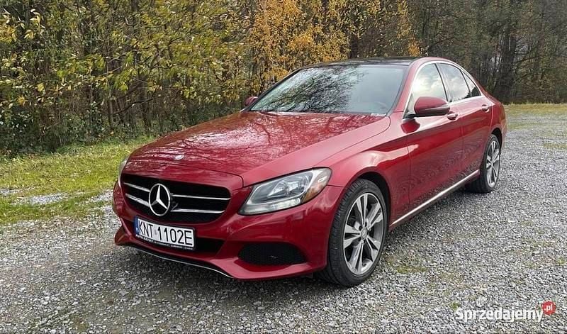 Używany Mercedes C300 2016 Bordowy Sedan/Limuzyna