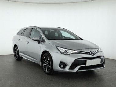 Srebrny Używany 2018 Toyota Avensis Kombi | 52 999 zł (Uczciwa cena) - Obraz 1/4