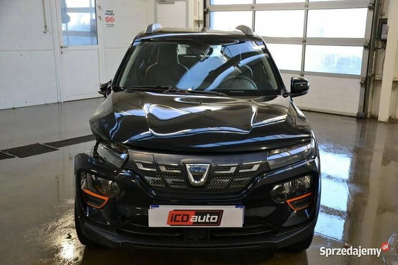 Czarny Używany 2022 Dacia Spring Hatchback | 15 200 zł - Obraz 1/4