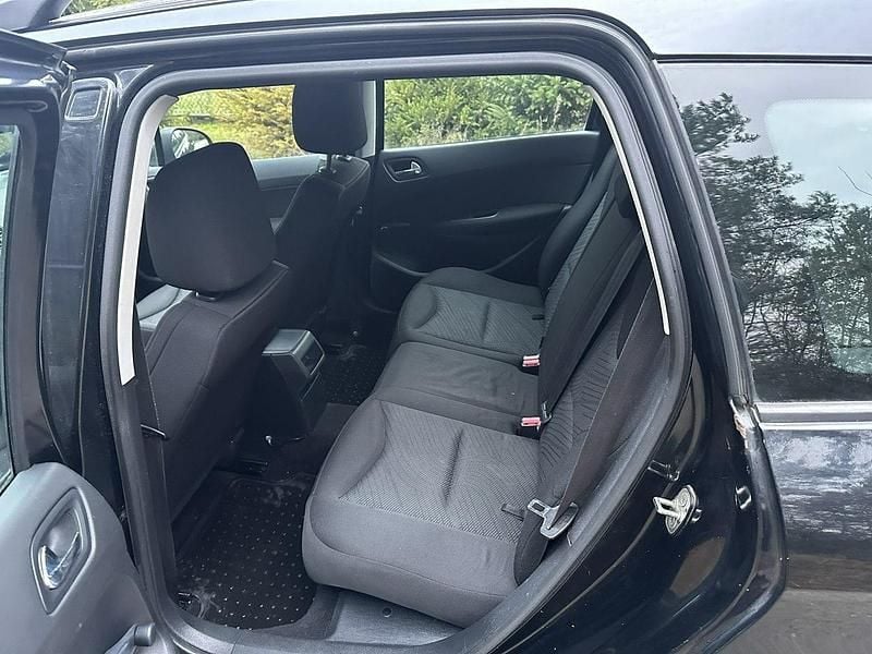 Używany Peugeot 308 SW 120 KM (88 kW) 2011 Czarny (metalik) Kombi