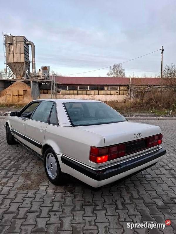 Używany Audi V8 1992 Sedan/Limuzyna
