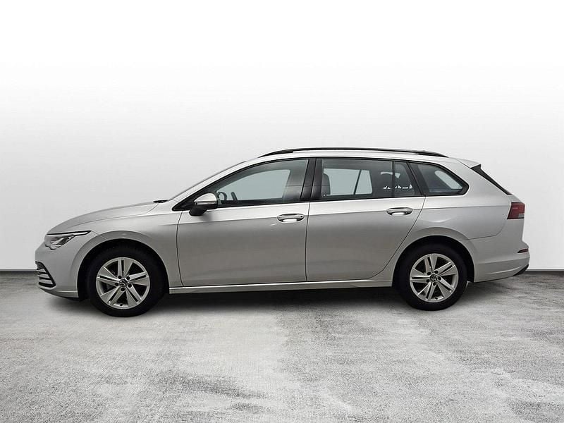 Używany VW Golf VIII Life 130 KM (95 kW) 2022 Srebrny Kombi