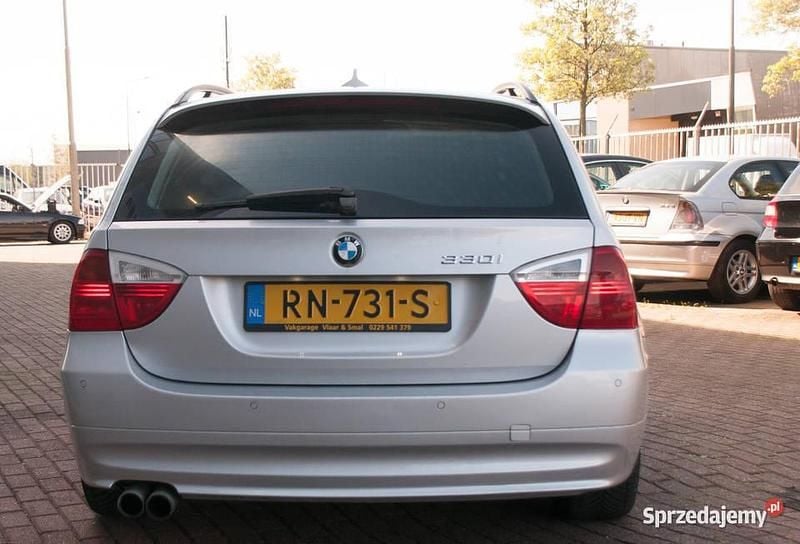 Używany 2008 BMW 330 Kombi | 7750 zł - Obraz 1/4