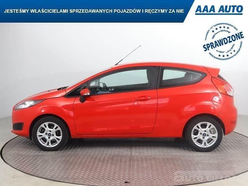 Używany Ford Fiesta 2014 Czerwony Hatchback