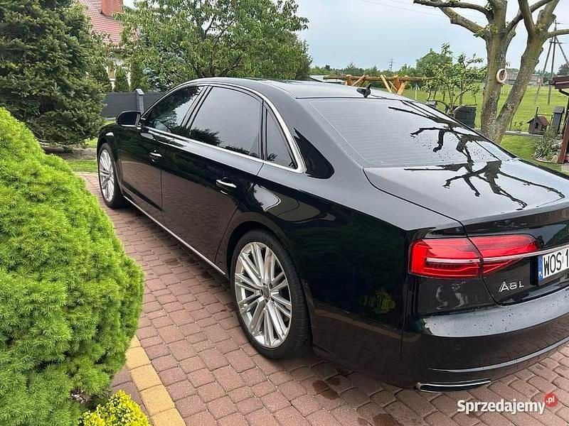 Czarny Używany 2017 Audi A8L Sedan/Limuzyna | 110 000 zł - Obraz 1/4