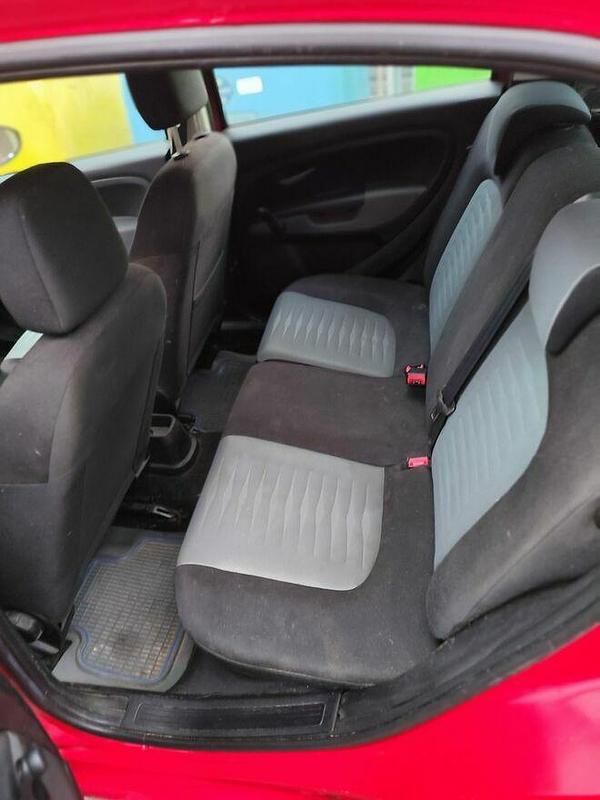 Używany Fiat Punto 2009 Czerwony Hatchback