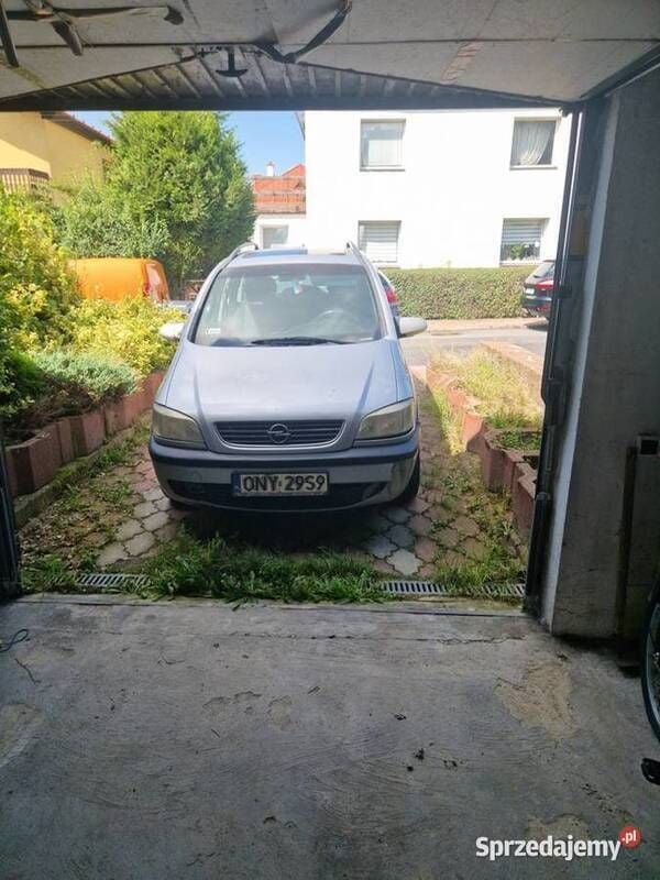 Srebrny Używany 2001 Opel Zafira Minivan | 1800 zł (Dobra cena) - Obraz 1/4