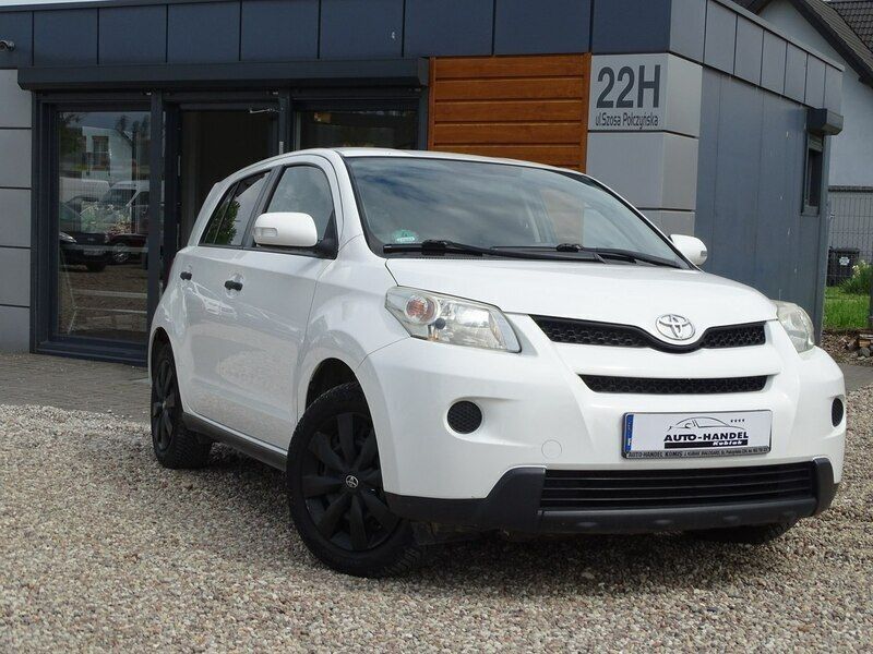 Używany Toyota Urban Cruiser 101 KM (74 kW) 2010 Biały SUV