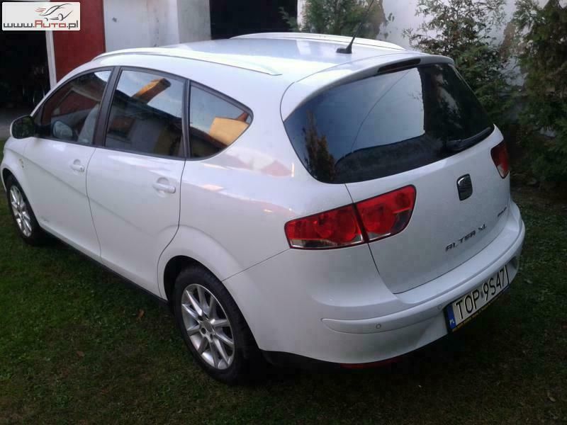 Używany Seat Altea XL Copa 105 KM (77 kW) 2011 Biały Minivan