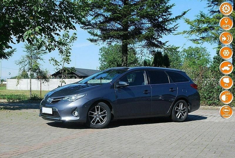 Szary Używany 2014 Toyota Auris Kombi | 48 500 zł (Uczciwa cena) - Obraz 1/4