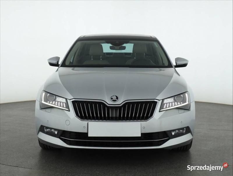 Srebrny Używany 2016 Skoda Superb Sedan/Limuzyna | 58 499 zł (Uczciwa cena) - Obraz 1/4