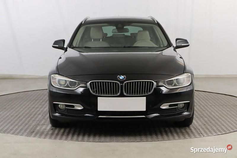 Czarny Używany 2012 BMW 320 Kombi | 27 499 zł (Dość drogi) - Obraz 1/4