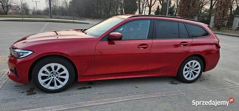 Używany BMW 320 190 KM (139 kW) 2022 Czerwony Kombi