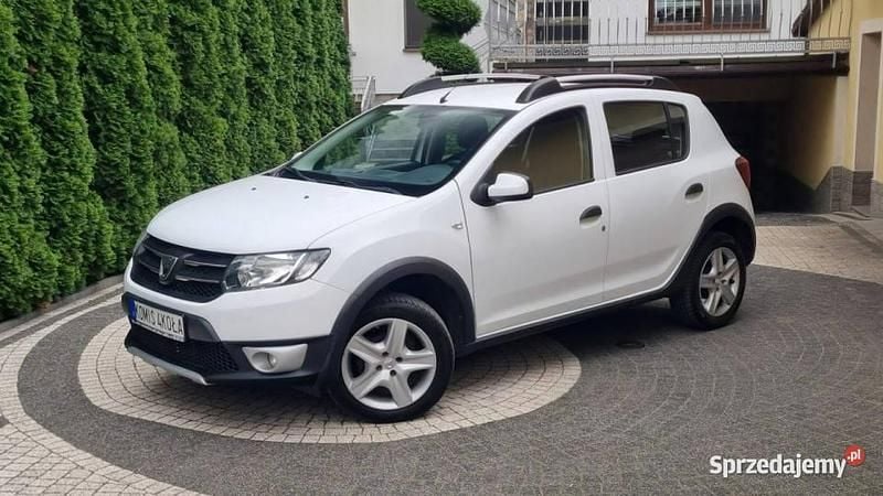 Biały Używany 2016 Dacia Sandero Stepway Hatchback | 25 900 zł (Uczciwa cena) - Obraz 1/4