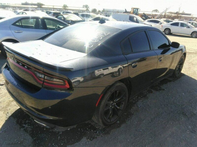 Używany Dodge Charger SXT 300 KM (220 kW) 2018 Czarny Sedan/Limuzyna